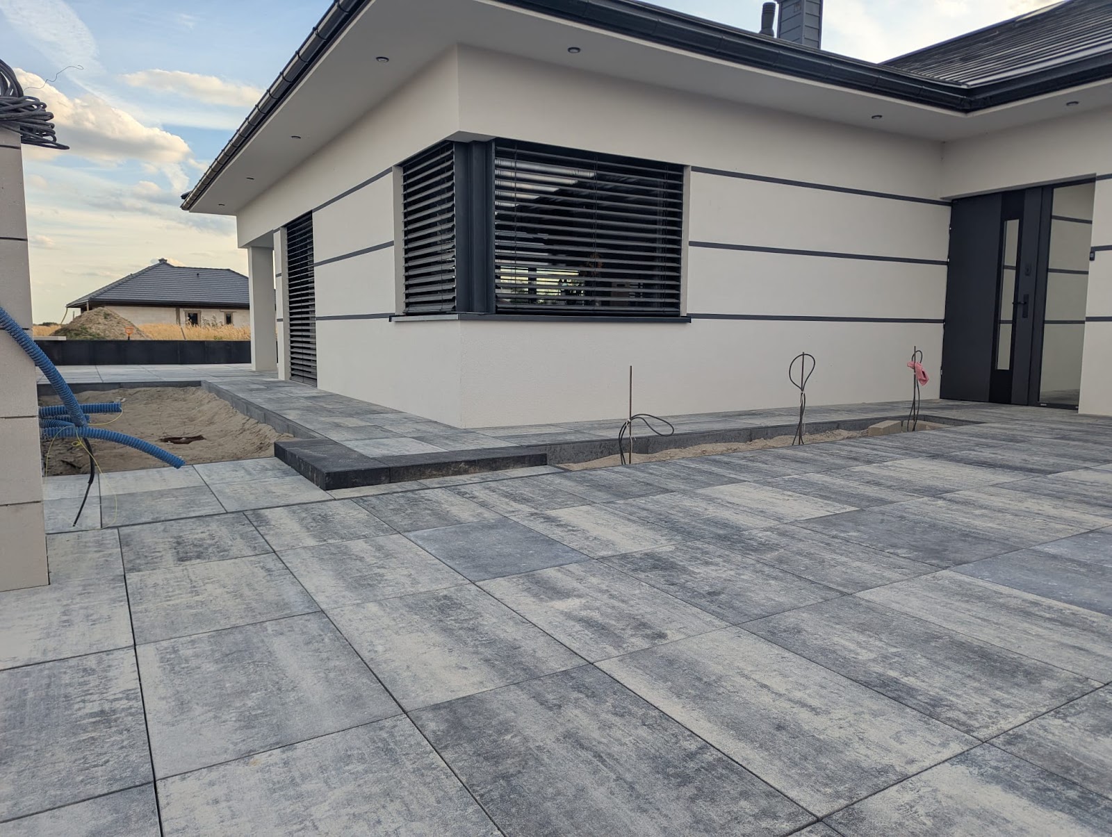 Realizacja AD Brikman — Opaski i obrzeża